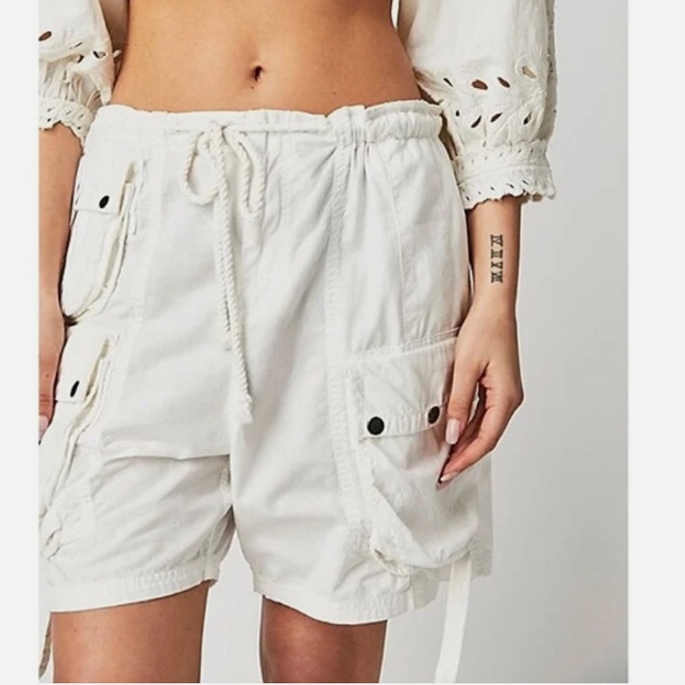 NWOT Free People White Cargo Shorts Size S